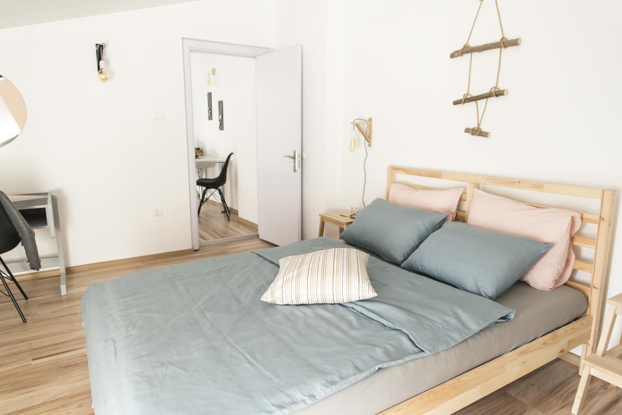 Apartament Balabanov White *